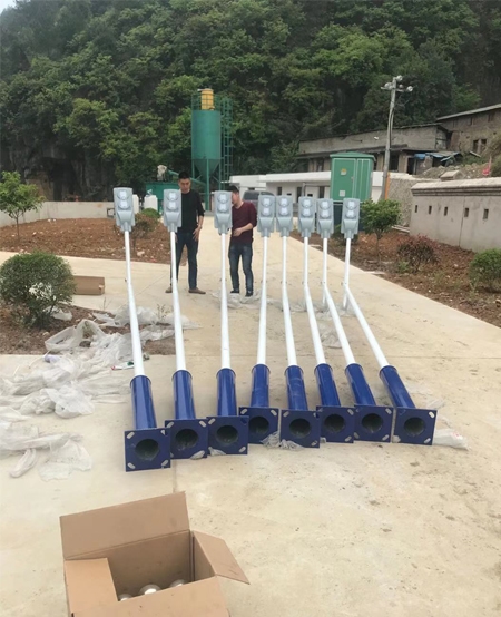 太陽能路燈安裝現場